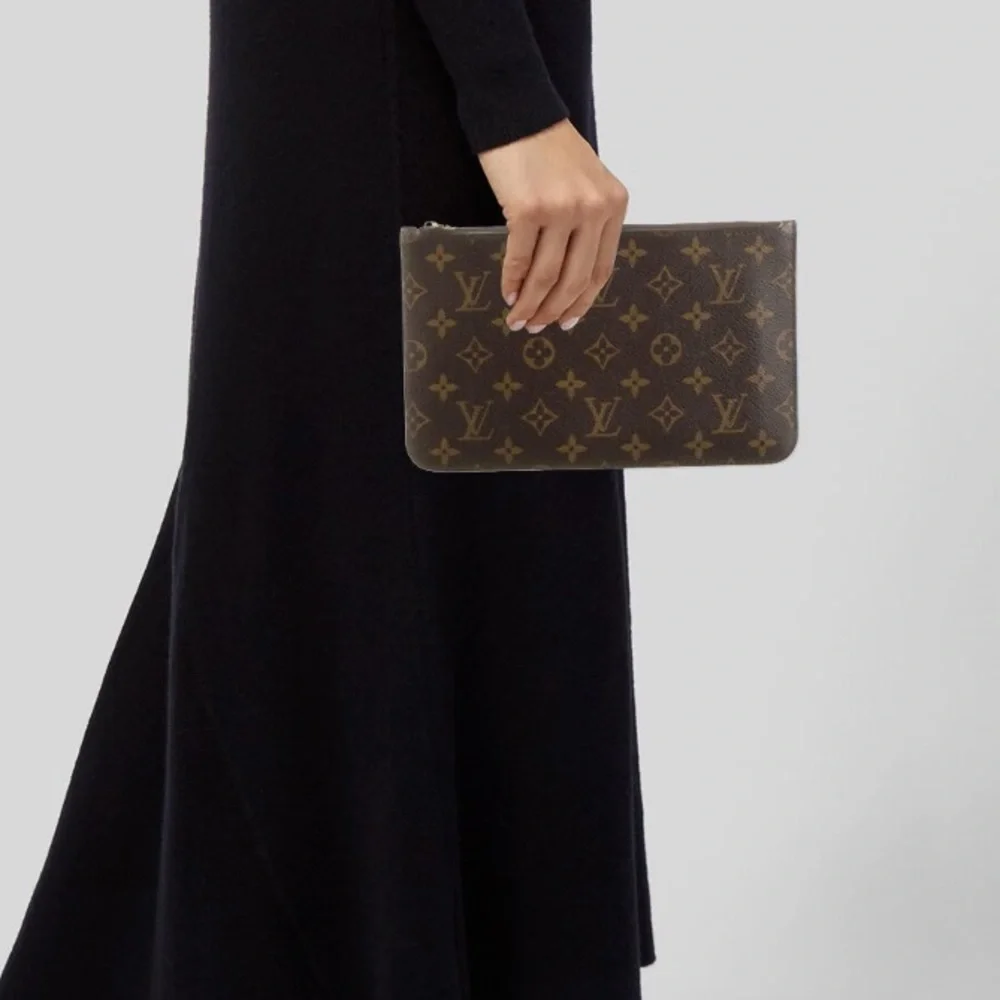 Louis Vuitton Neverfull Pouchette - Picture 2 of 5